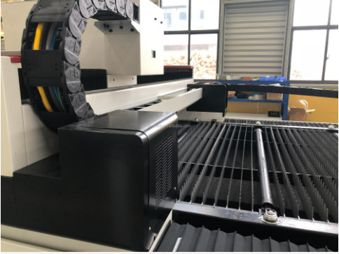 Metal Laser Cutter CNC Fiber Laser Cutting Machine Sheet Metal